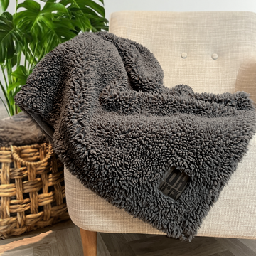 Pet friendly throw blanket hotsell